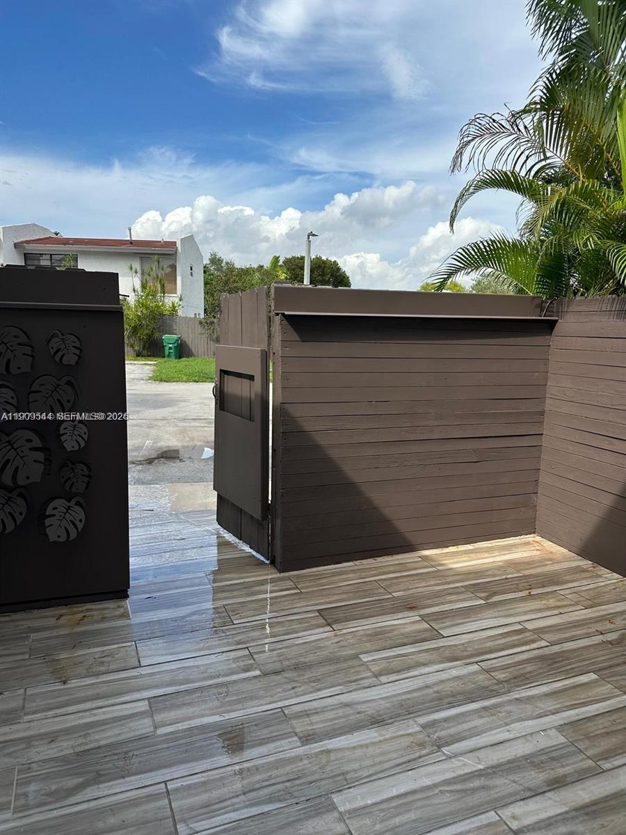 Snapper Creek Townhouses - Residential