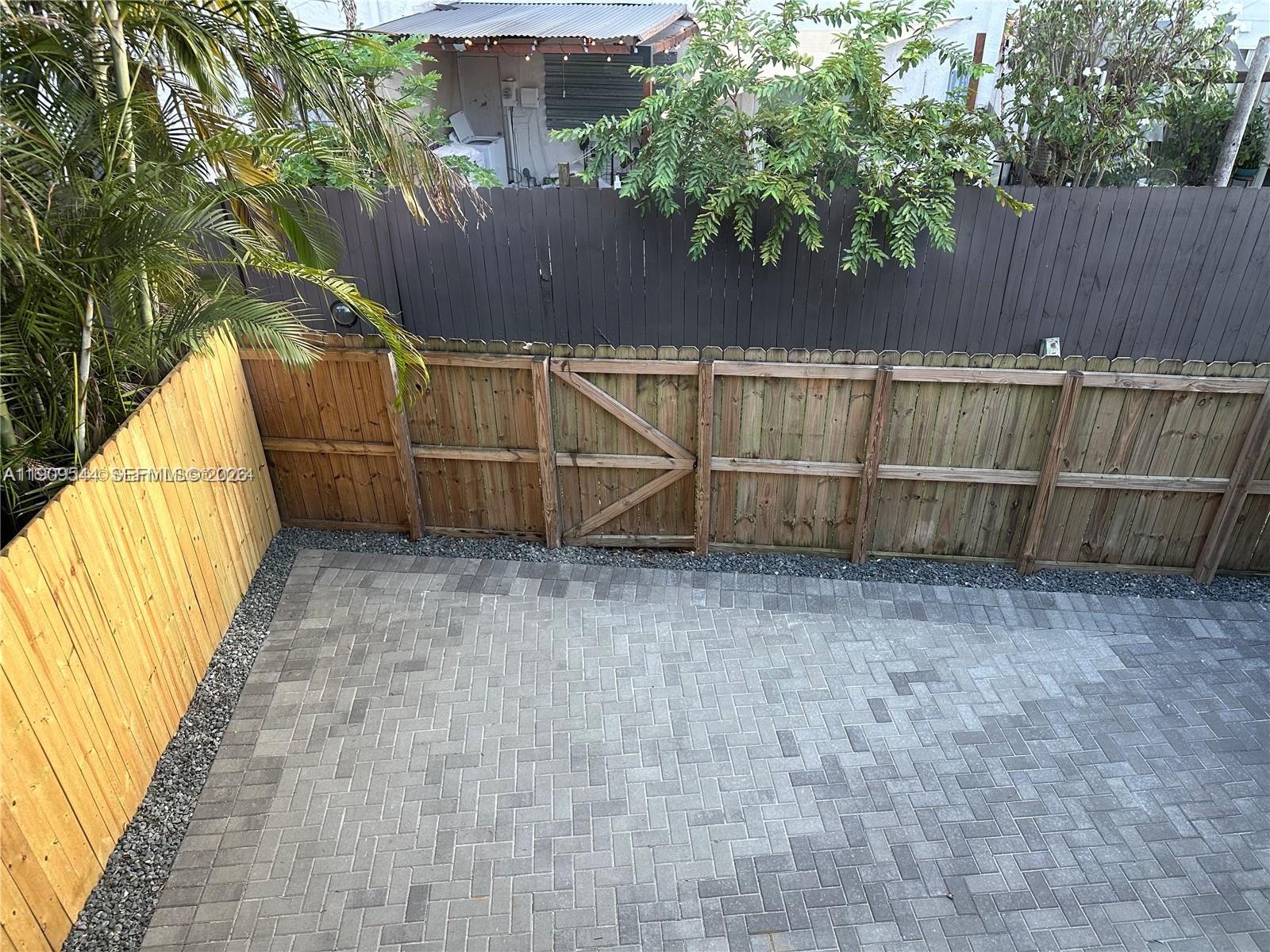 Snapper Creek Townhouses - Residential