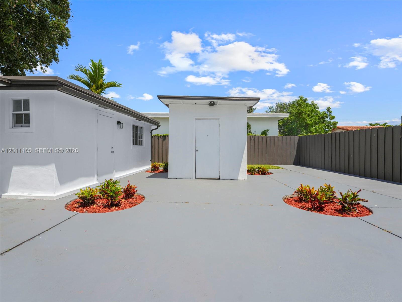FAIRLAWN - Residential