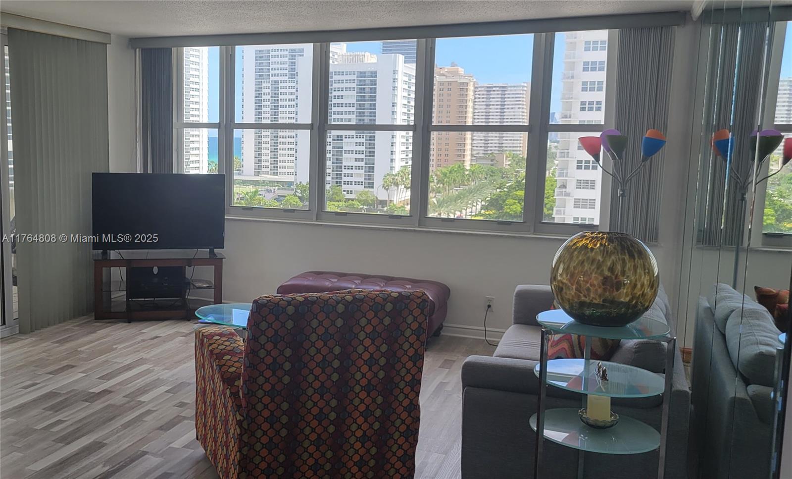IMPERIAL TOWERS CONDO - Residential