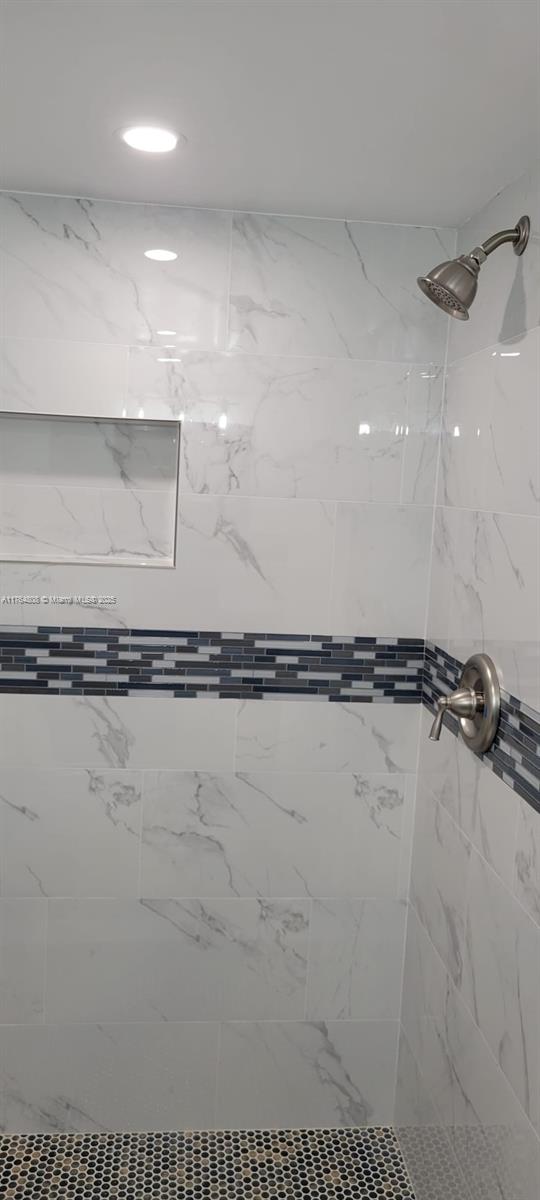 IMPERIAL TOWERS CONDO - Residential