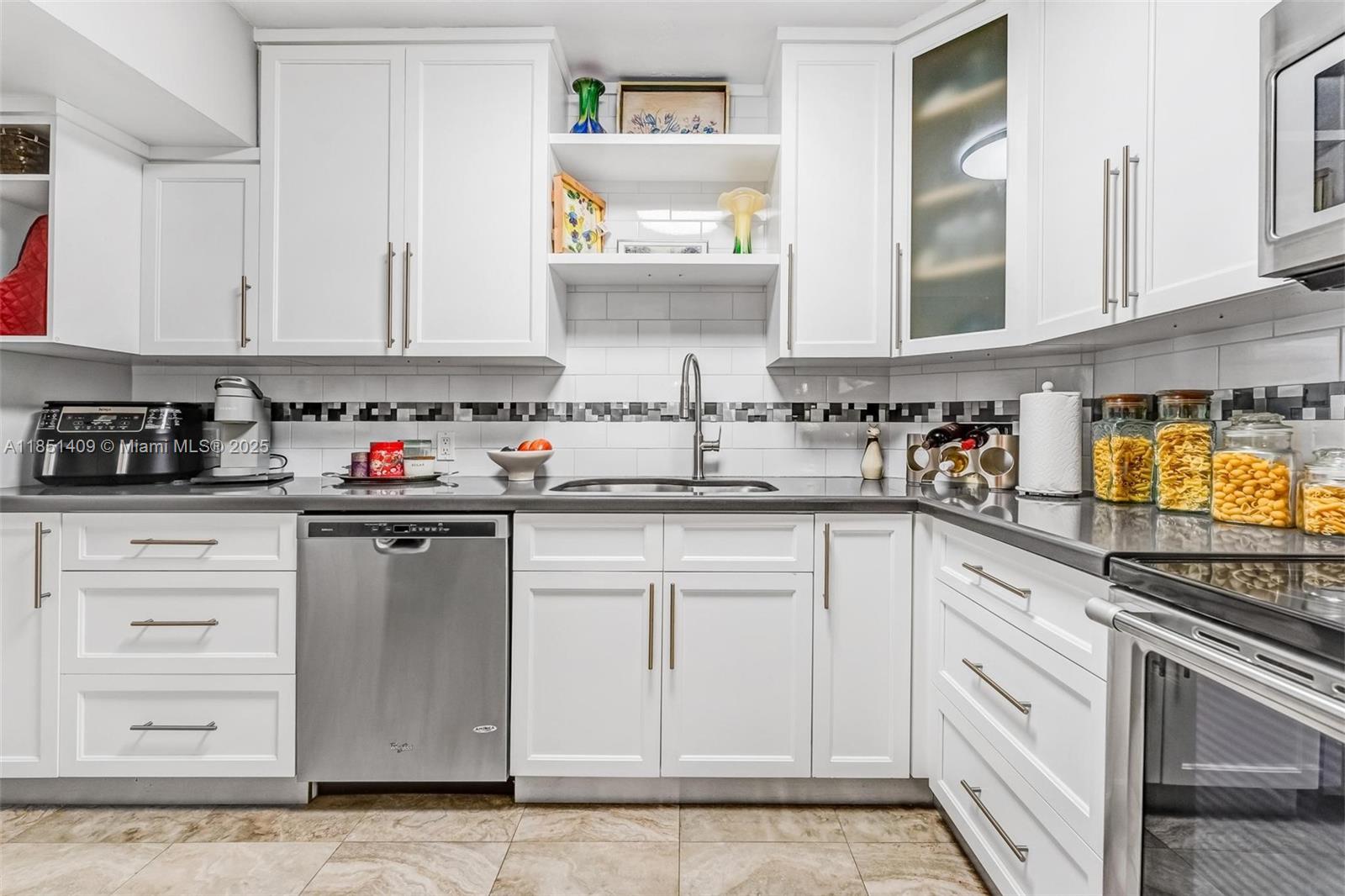 HILLCREST EAST NO 23 COND - Residential