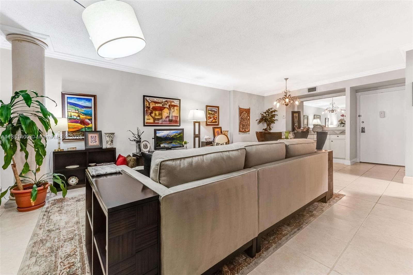 HILLCREST EAST NO 23 COND - Residential