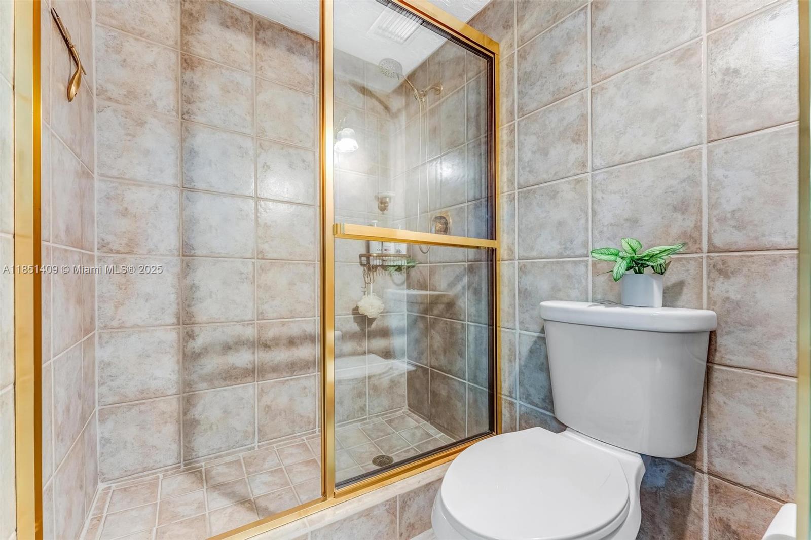 HILLCREST EAST NO 23 COND - Residential