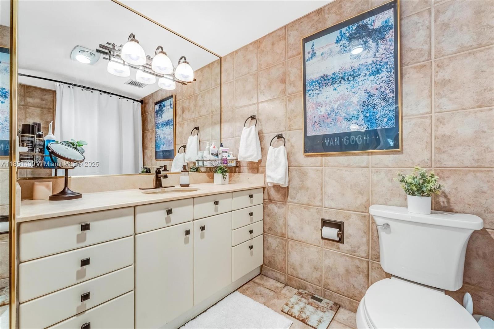 HILLCREST EAST NO 23 COND - Residential