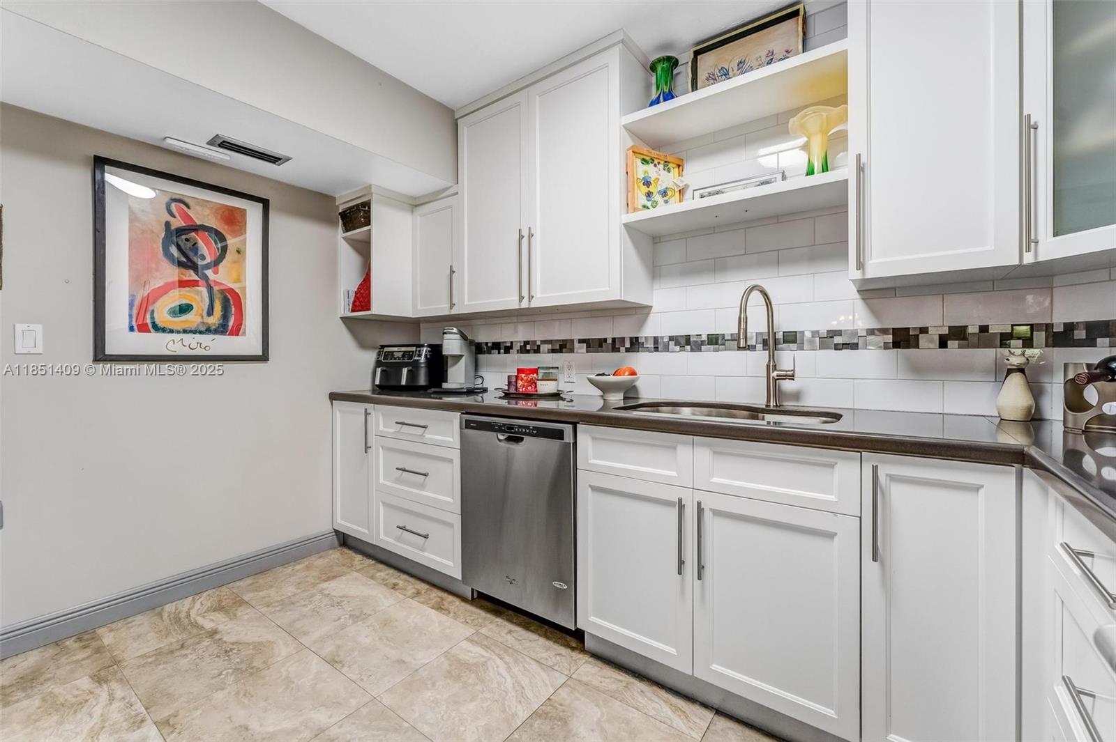 HILLCREST EAST NO 23 COND - Residential