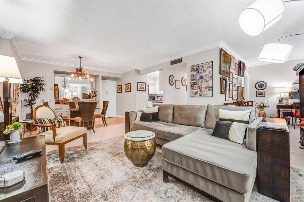 Photo of 4330 Hillcrest Dr #516, Hollywood, FL 33021 (MLS # A11851409)