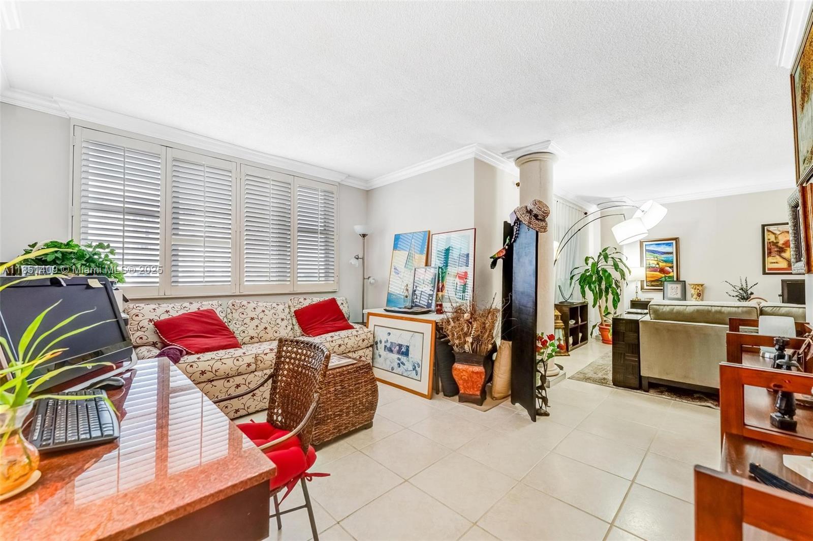 HILLCREST EAST NO 23 COND - Residential