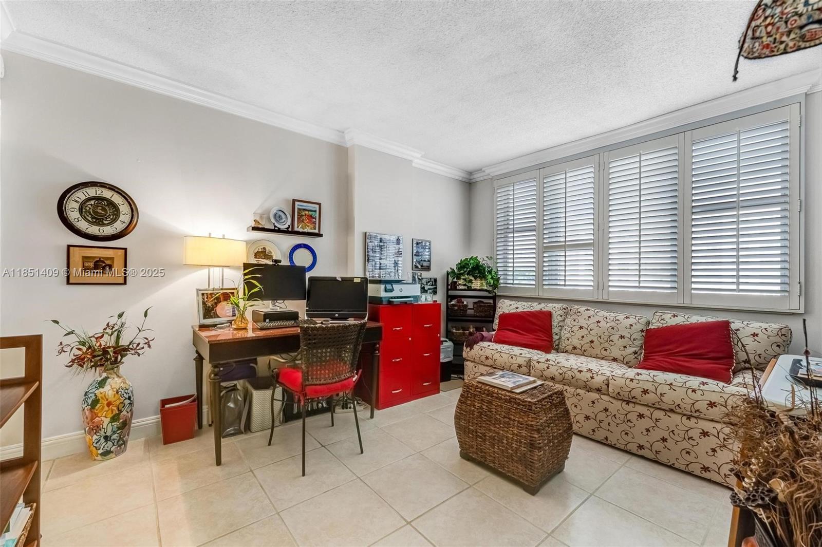 HILLCREST EAST NO 23 COND - Residential