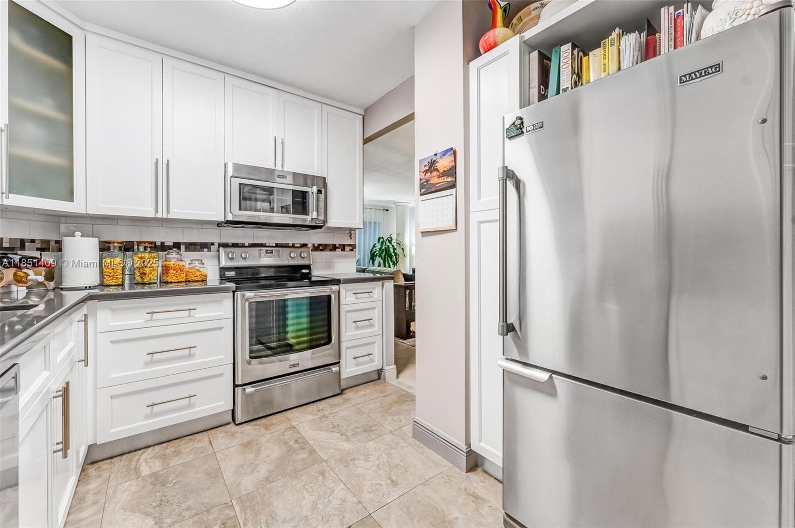 HILLCREST EAST NO 23 COND - Residential