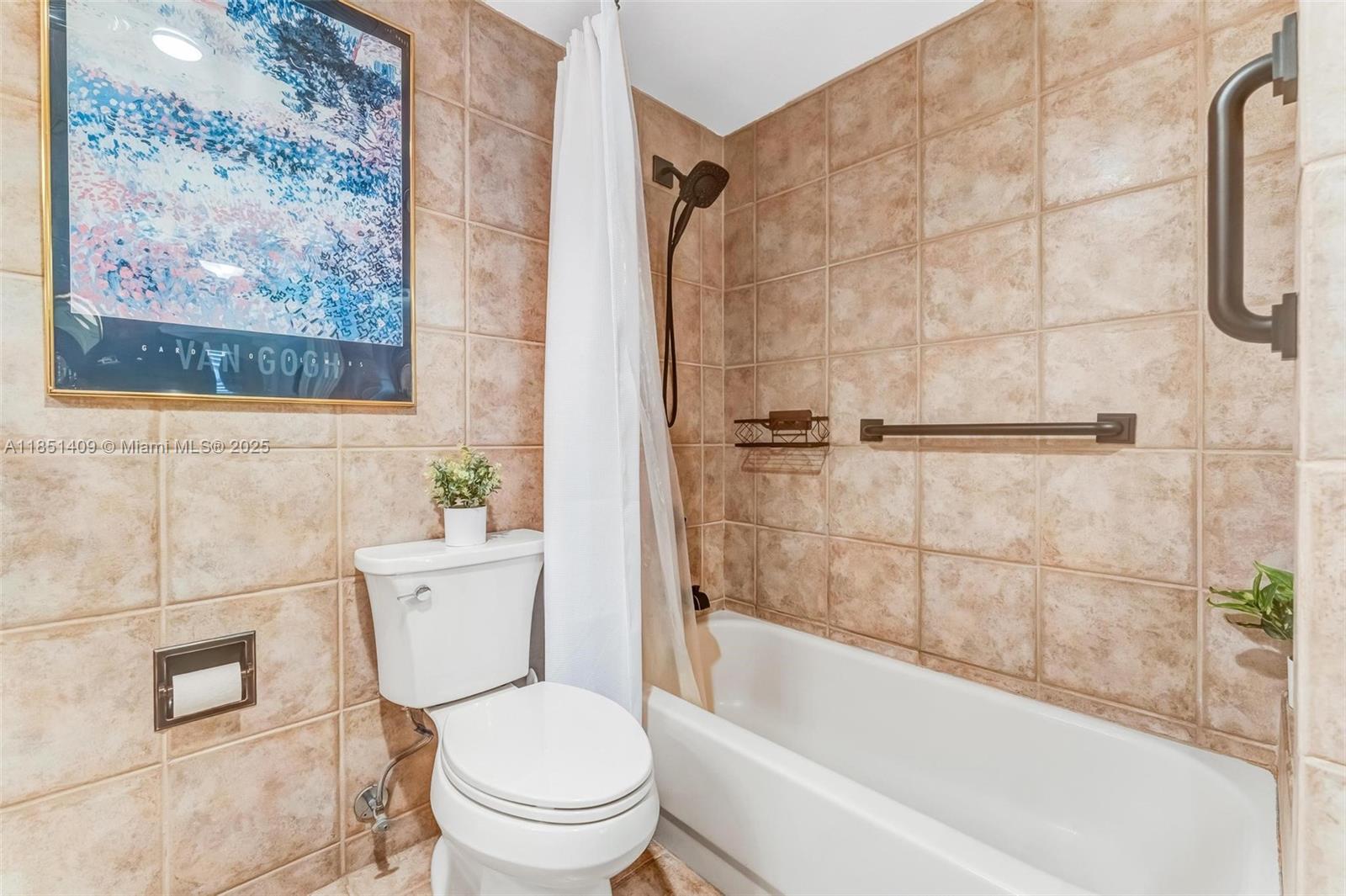 HILLCREST EAST NO 23 COND - Residential