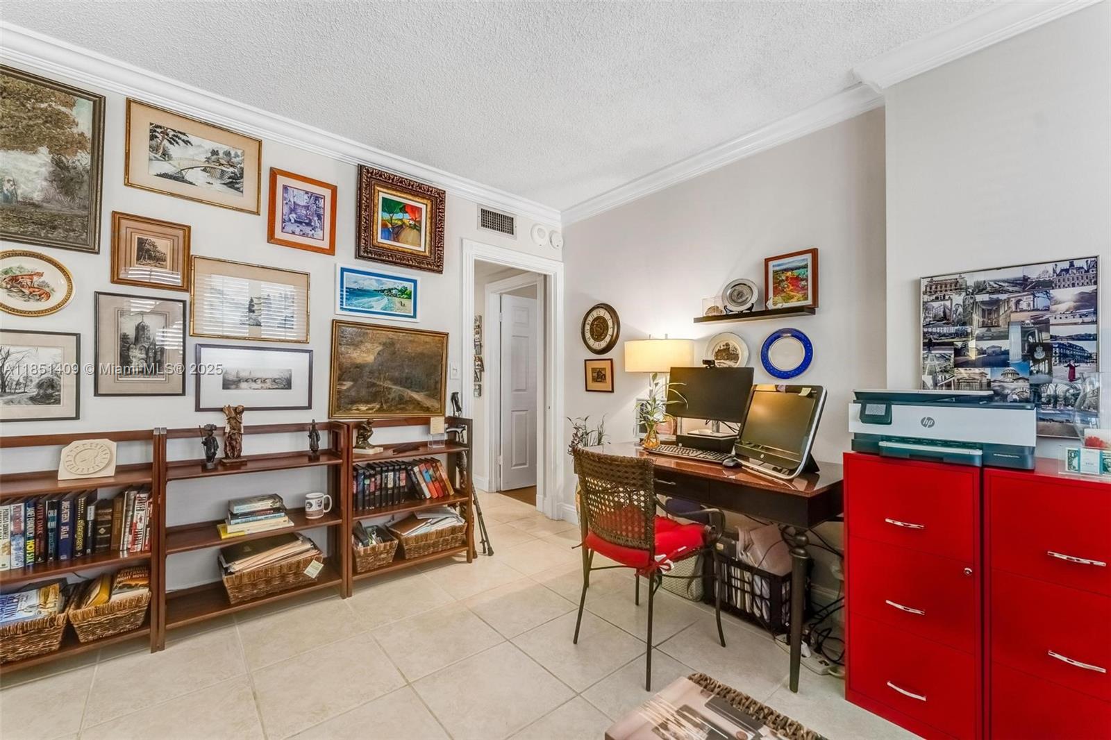 HILLCREST EAST NO 23 COND - Residential