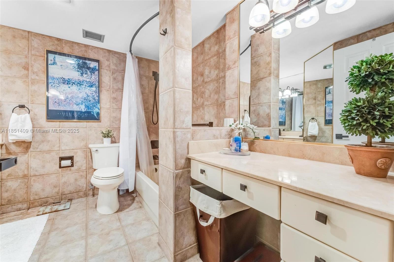 HILLCREST EAST NO 23 COND - Residential