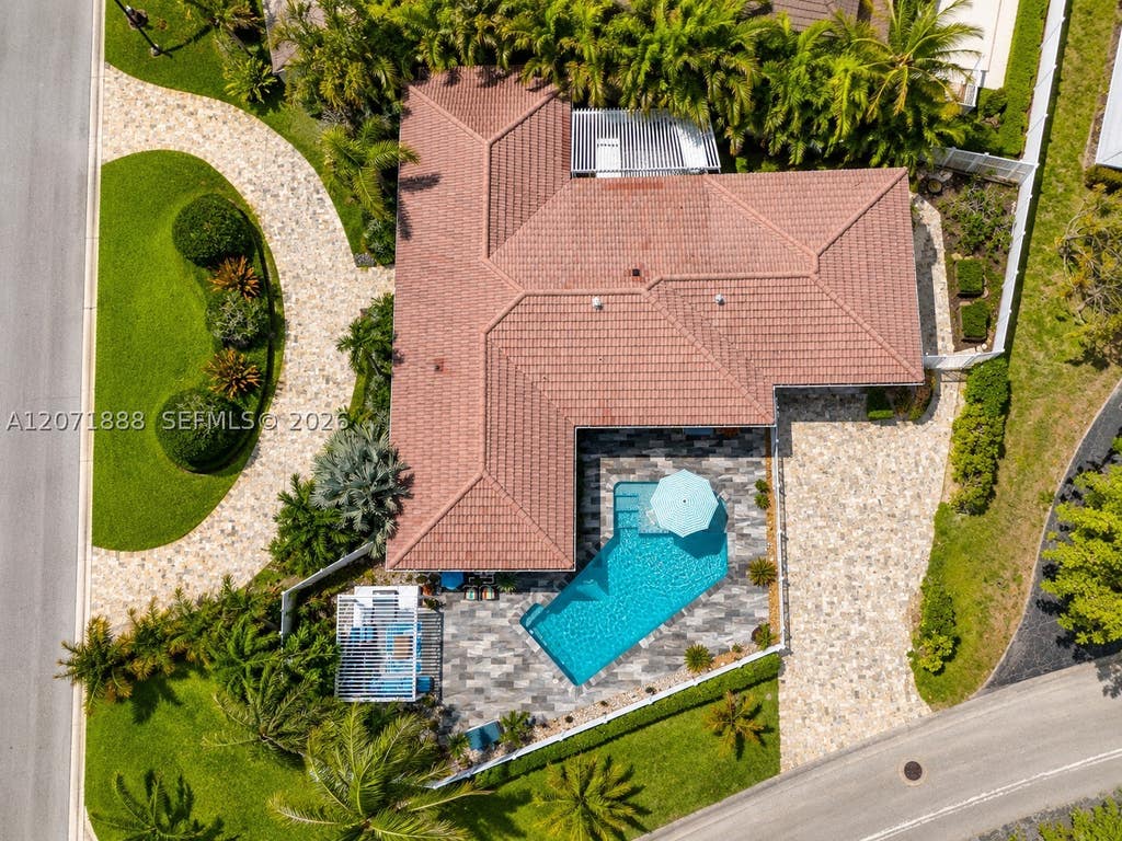 Photo of 2615 NE 26th St, Fort Lauderdale, FL 33305 (MLS # A12071888)