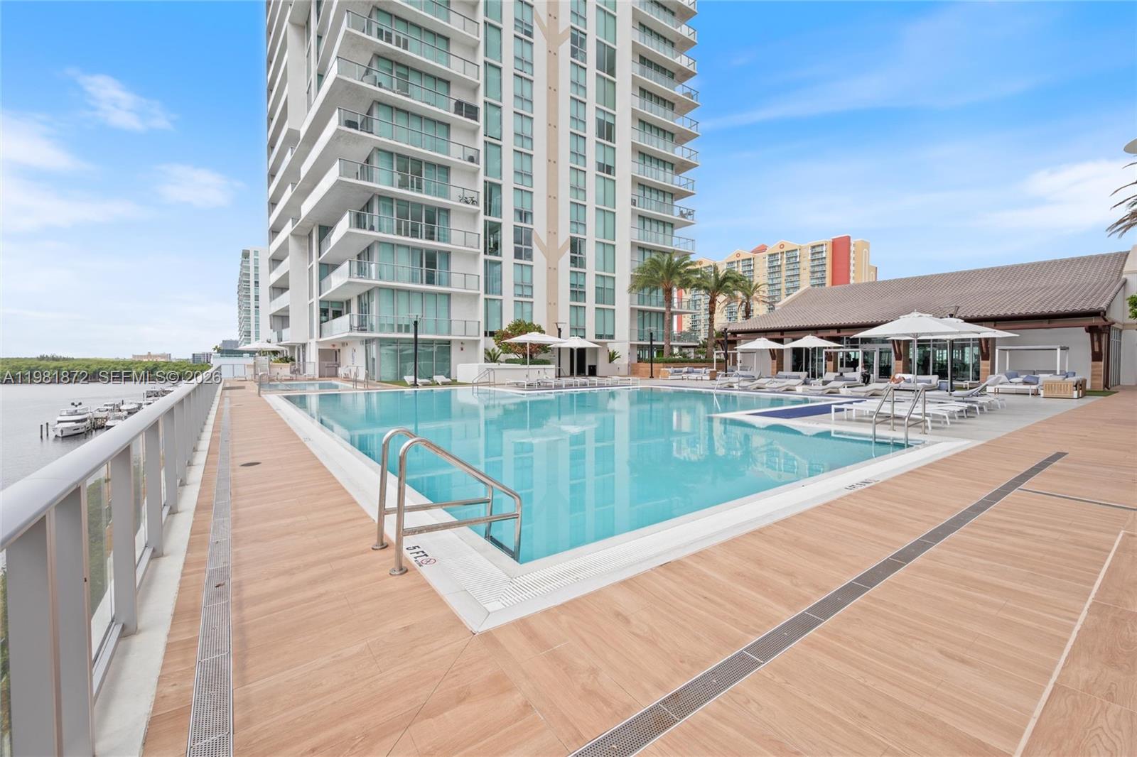 PARQUE TOWERS CONDO - Residential Lease