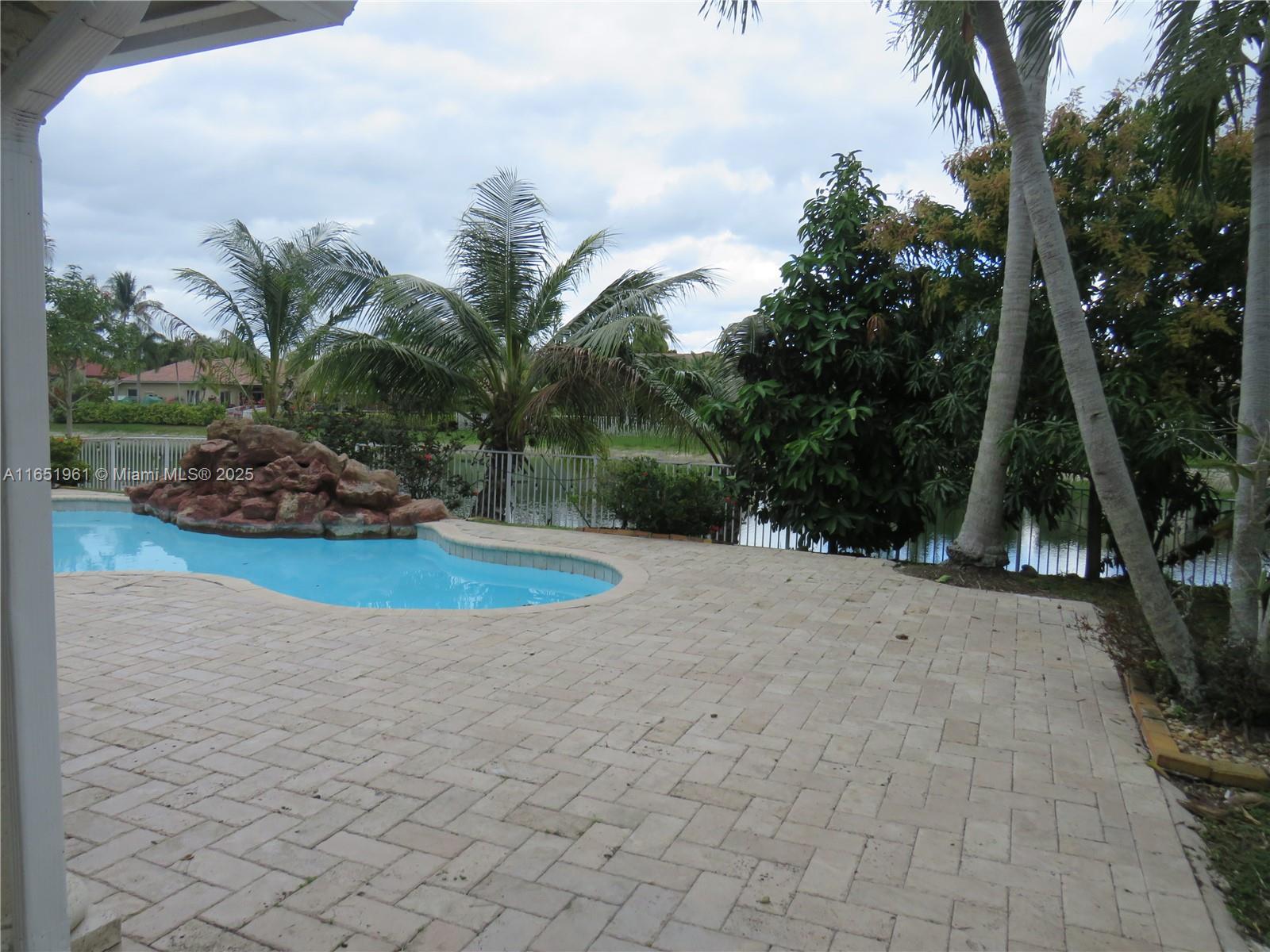 CORAL CREEK REPLAT NO 3 - Residential