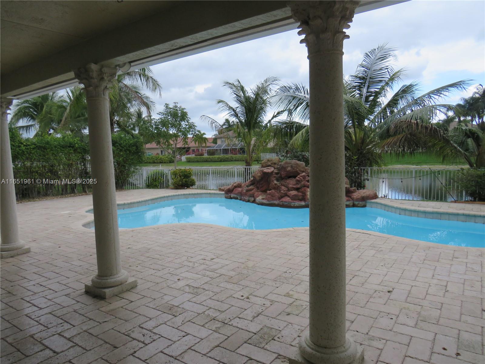 CORAL CREEK REPLAT NO 3 - Residential