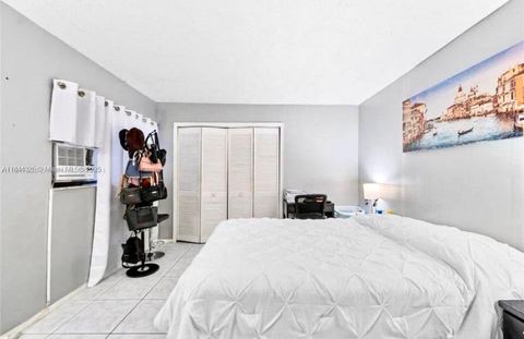 6771 Freedom St Hollywood FL 33024