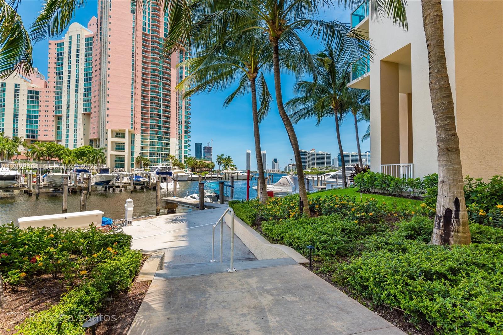 AVENTURA MARINA CONDO NUM - Residential