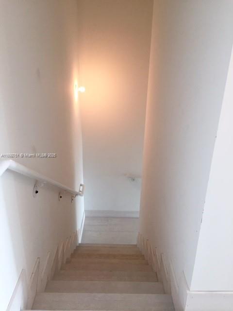 400 SUNNY ISLES - Residential Lease