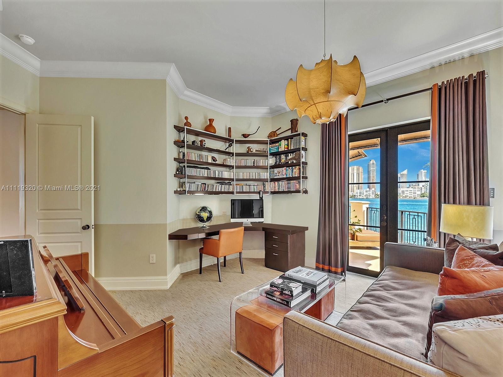 ISLAND ESTATES - Residential