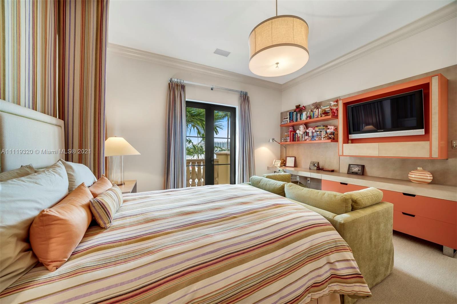 ISLAND ESTATES - Residential