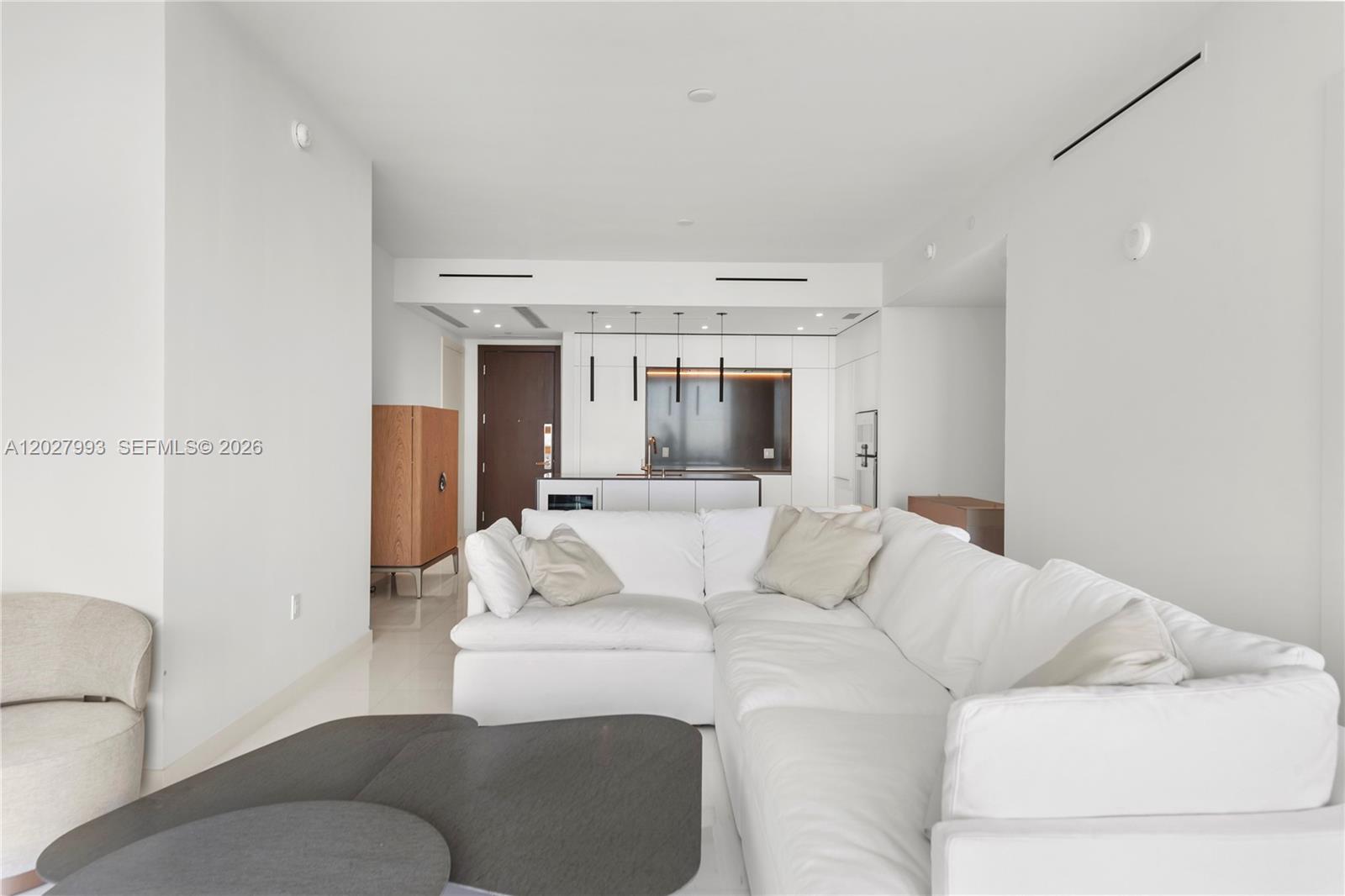 ASTON MARTIN RESIDENCES - Residential