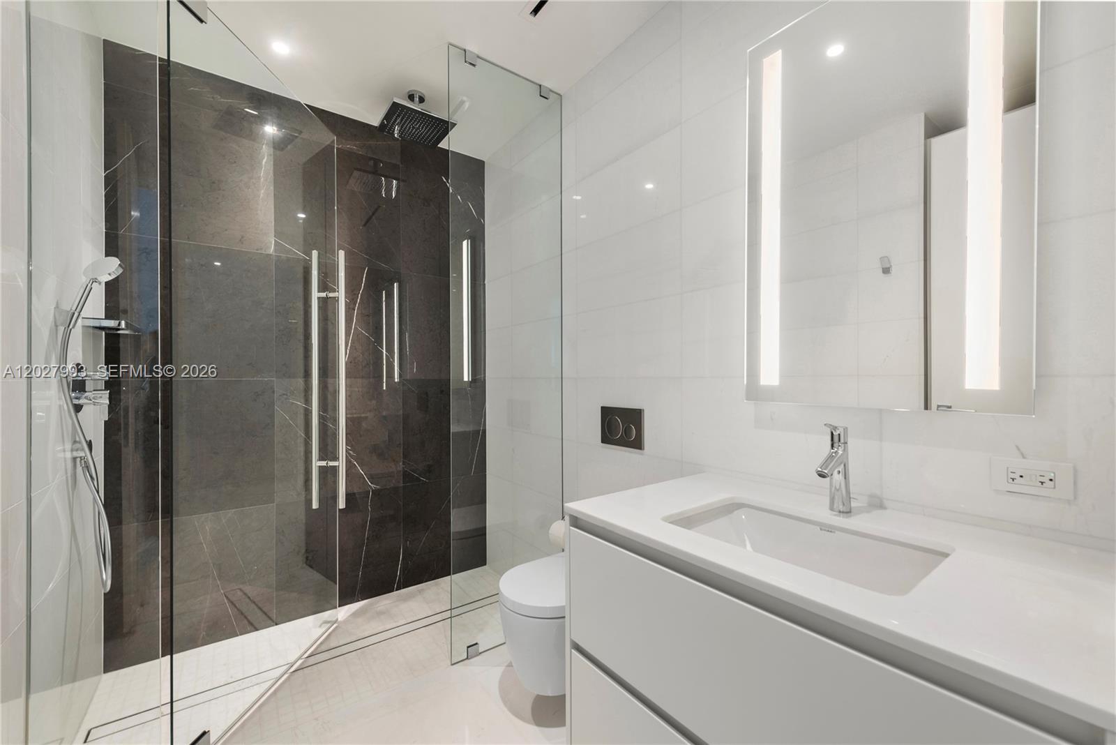 ASTON MARTIN RESIDENCES - Residential