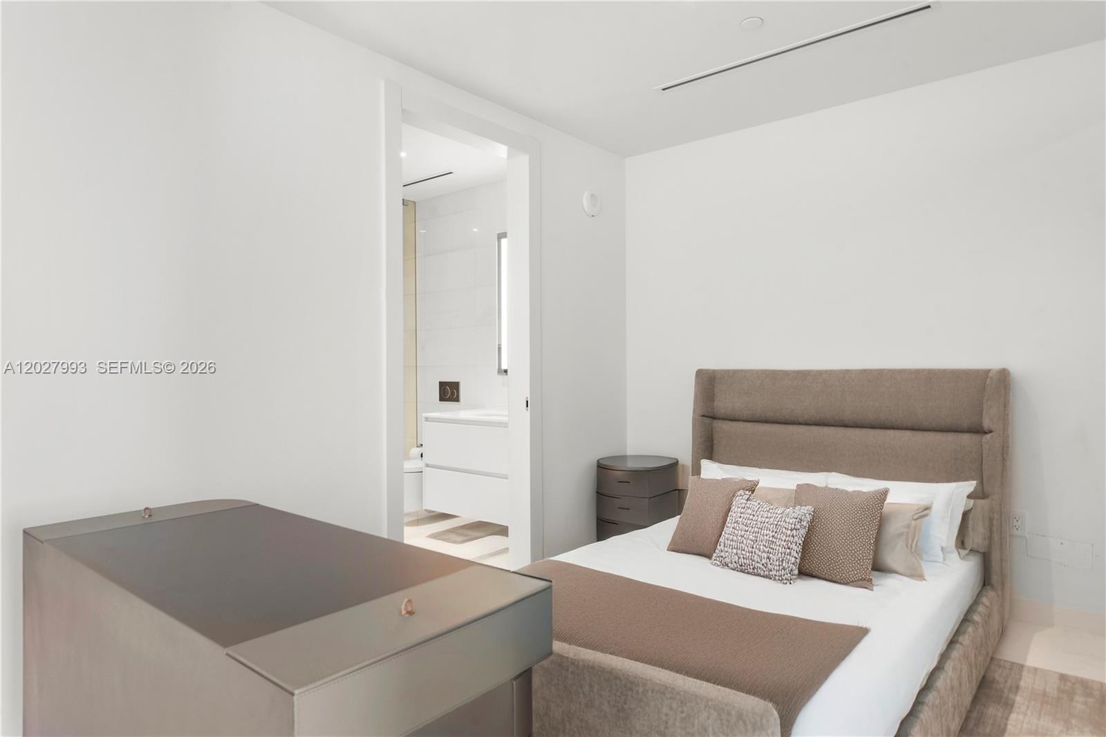 ASTON MARTIN RESIDENCES - Residential