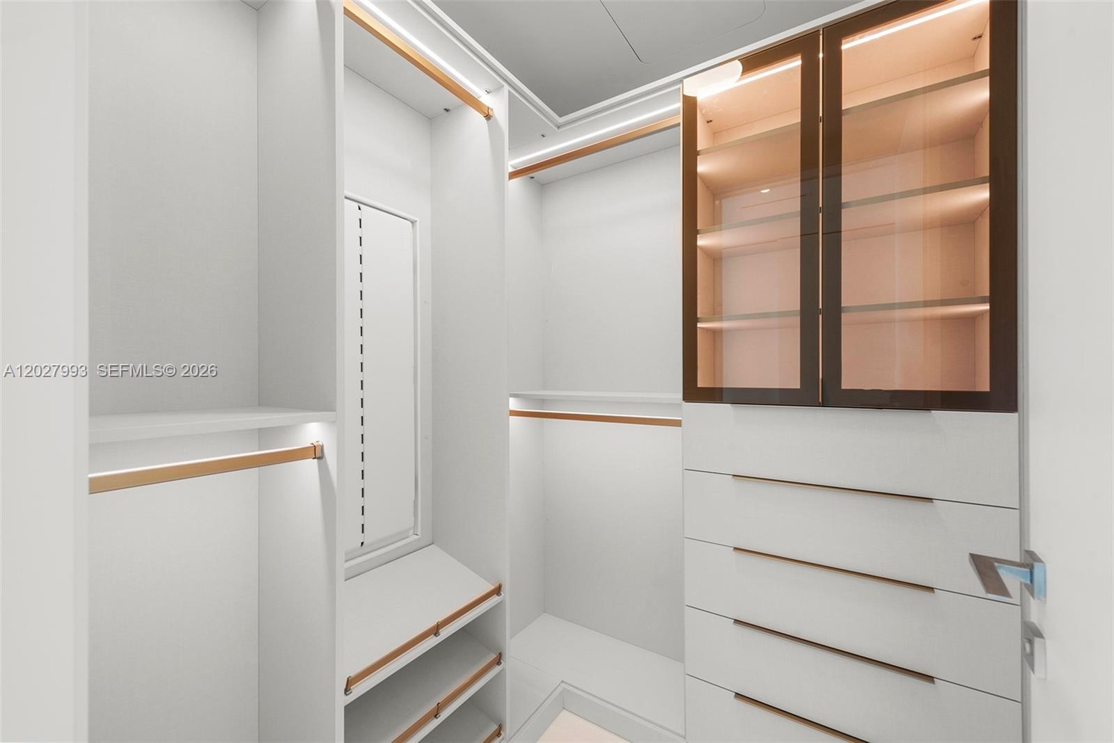 ASTON MARTIN RESIDENCES - Residential