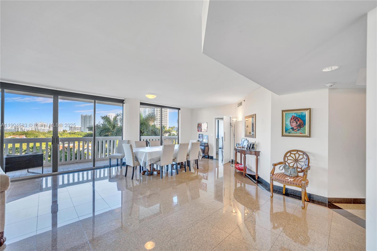 2000 Island Blvd 806