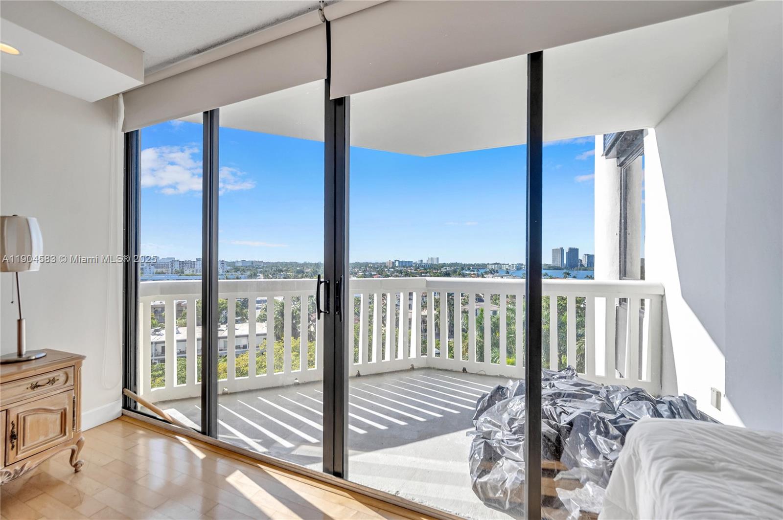 2000 ISL BLVD WILLIAMS IS - Residential