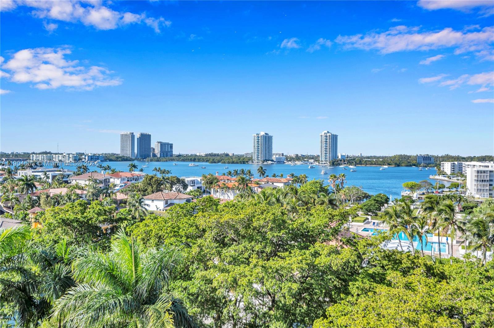 2000 Island Blvd 806