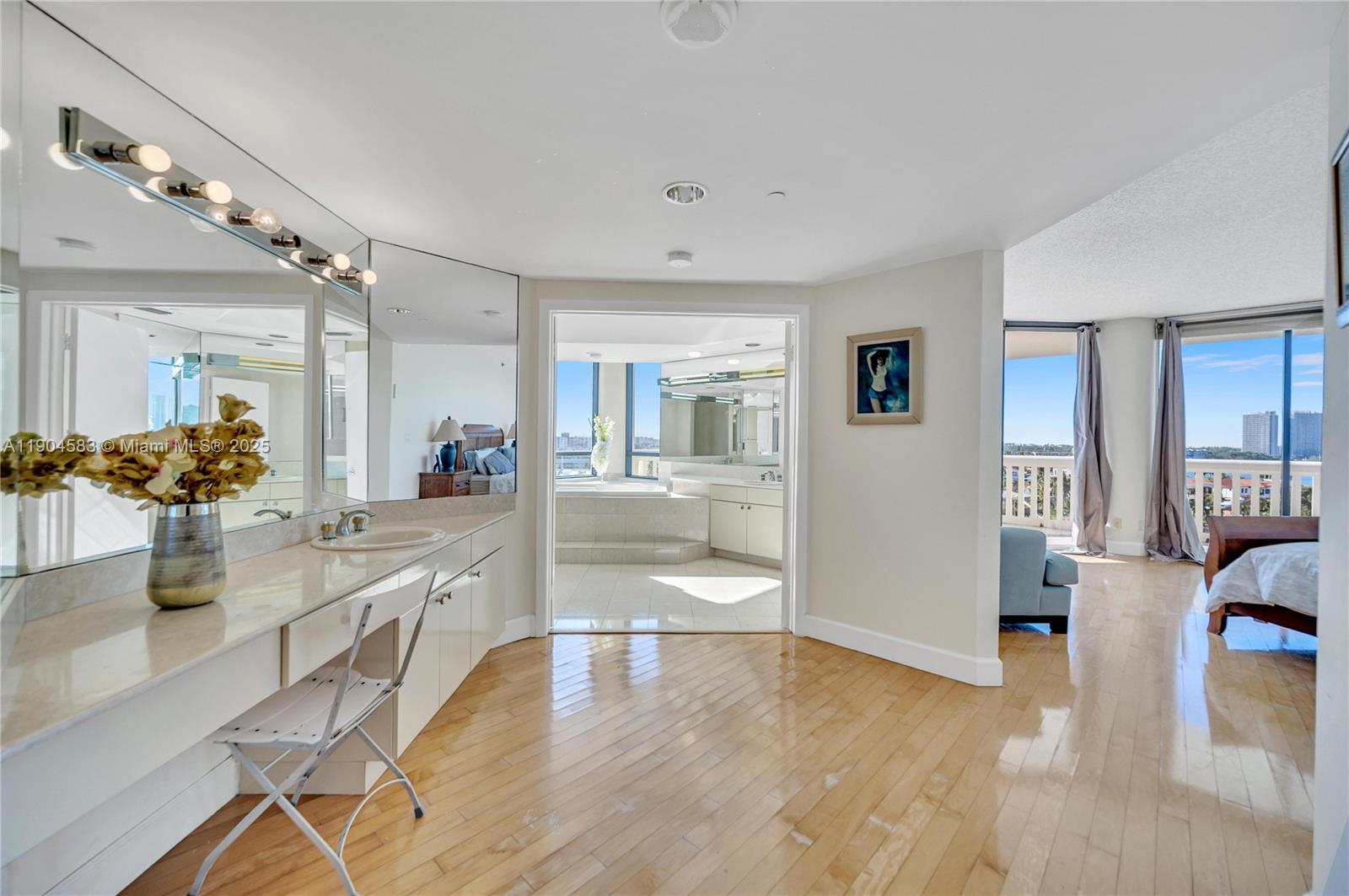 2000 ISL BLVD WILLIAMS IS - Residential