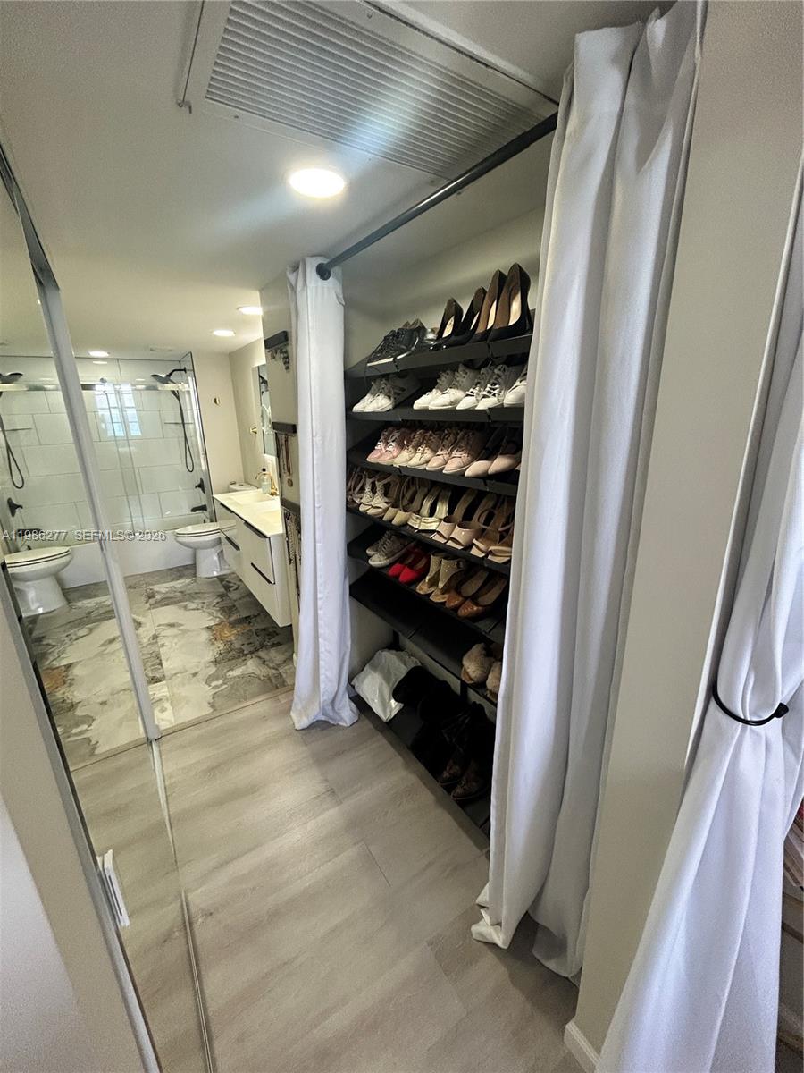 OCEAN PARK CONDO - Residential