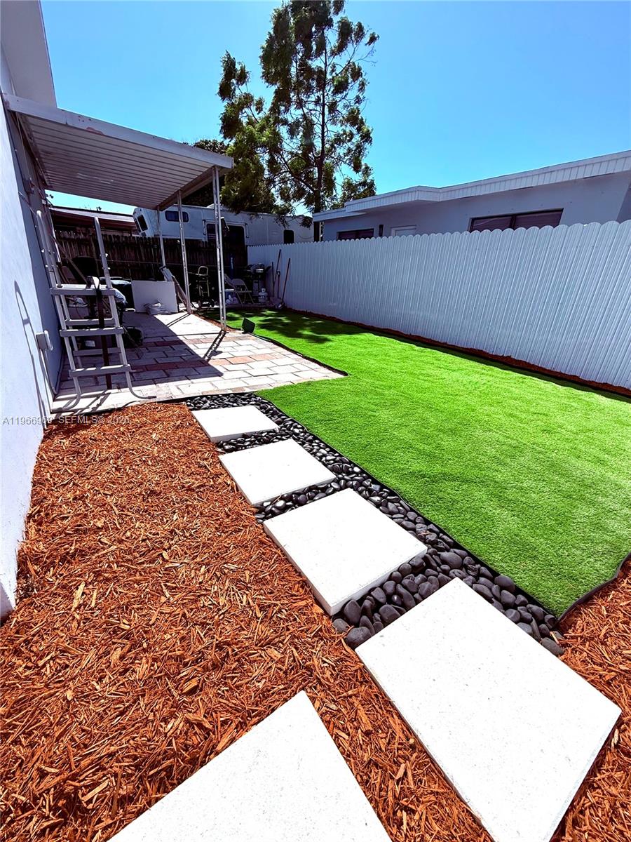 WEST BUENA VISTA - Residential Income