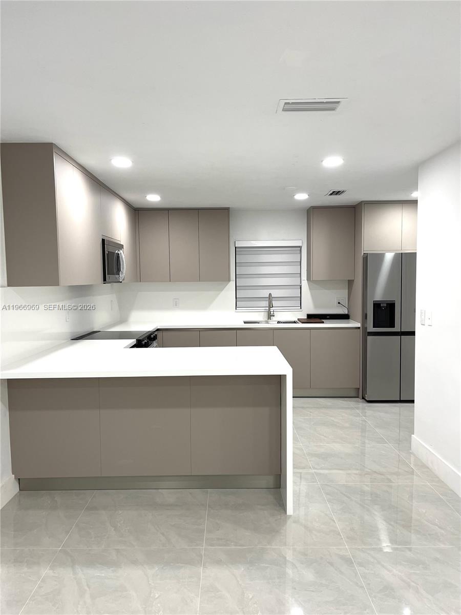 WEST BUENA VISTA - Residential Income