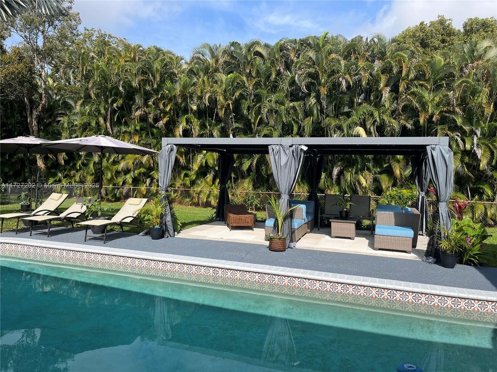 Photo of 11321 N Mount Vernon Dr #11321, Plantation, FL 33325 (MLS # A11727292)