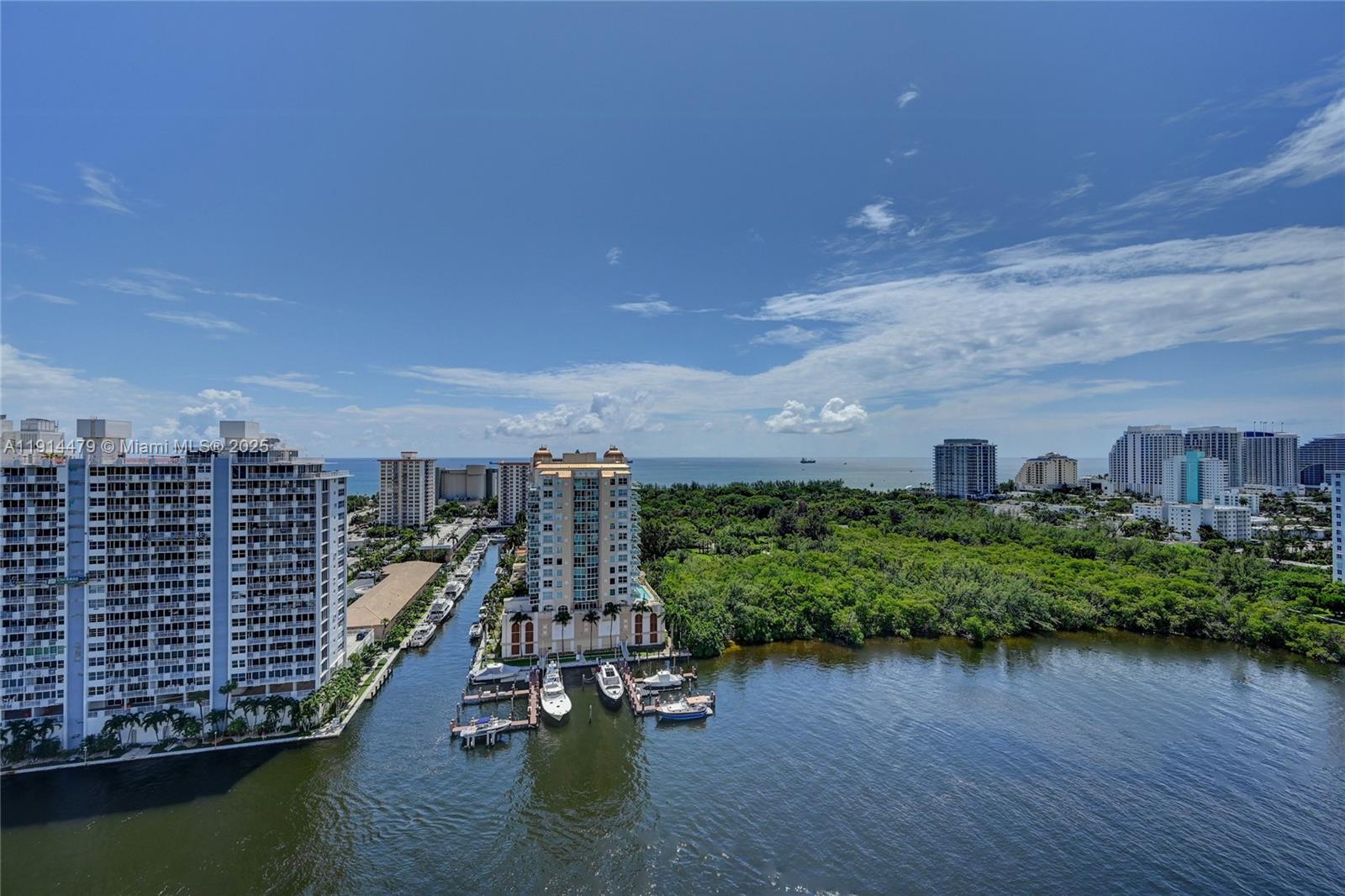 CORINTHIAN ON THE INTRACO - Residential