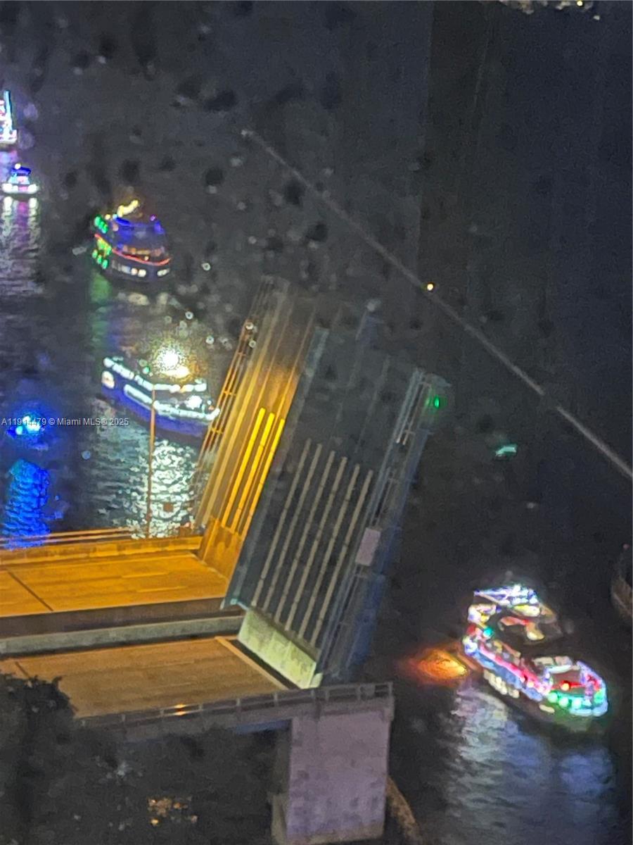 CORINTHIAN ON THE INTRACO - Residential