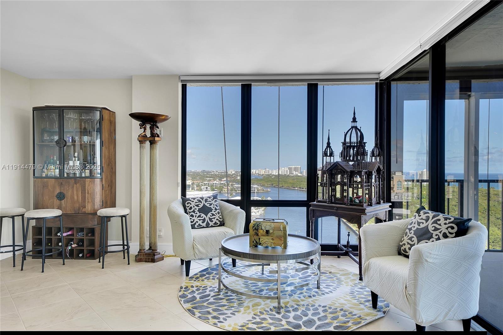 CORINTHIAN ON THE INTRACO - Residential