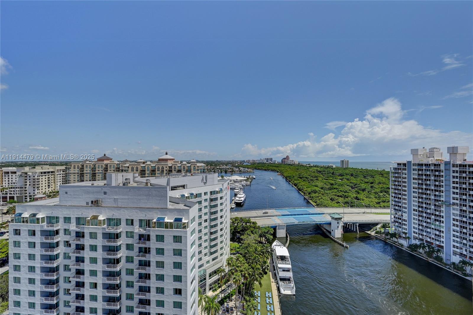 CORINTHIAN ON THE INTRACO - Residential