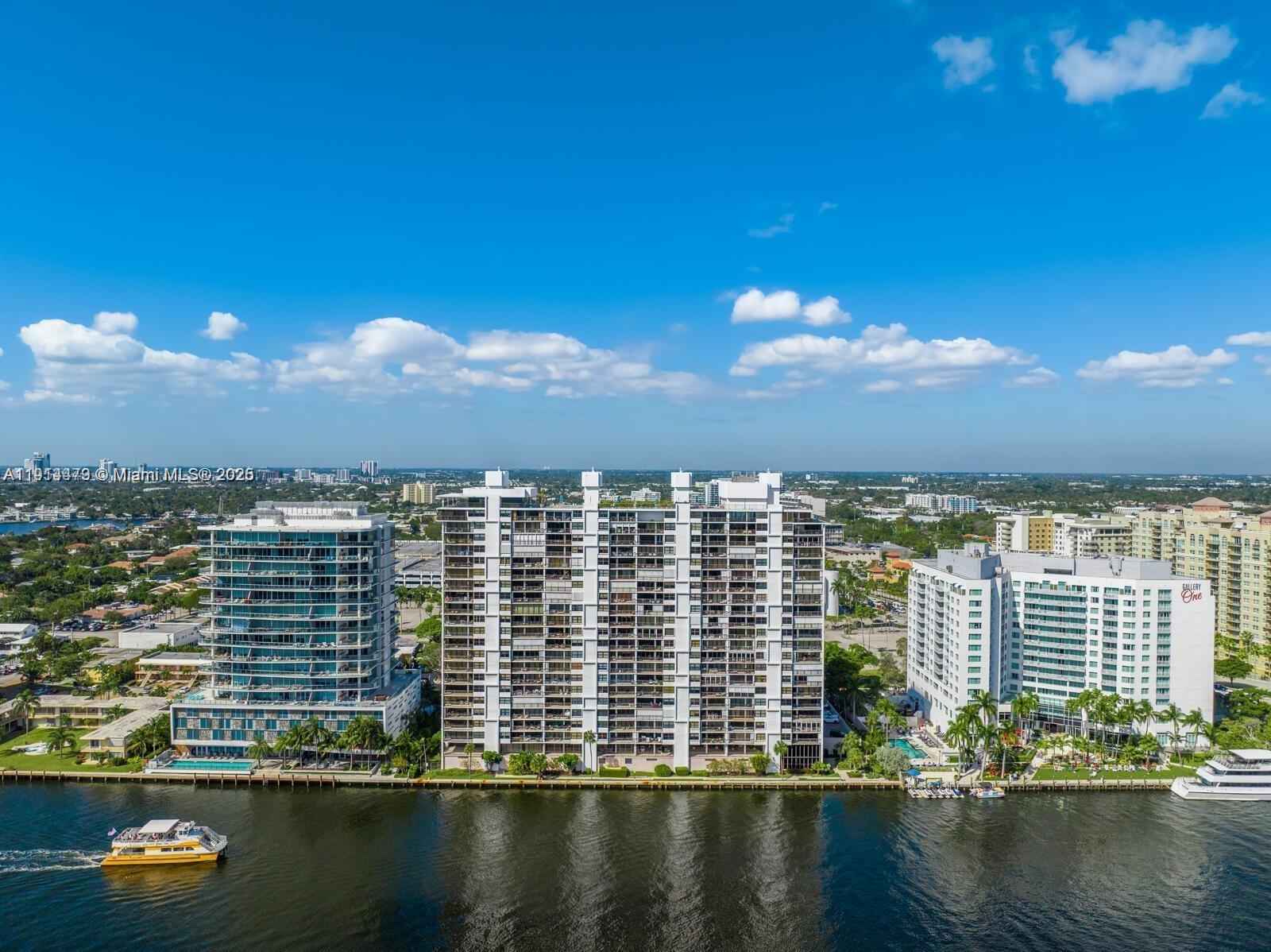 CORINTHIAN ON THE INTRACO - Residential