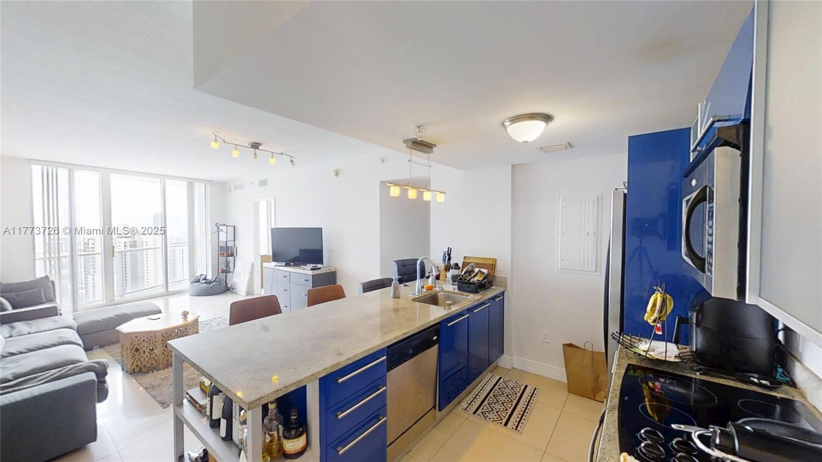 Property for Sale at 185 Sw 7th St 3502, Miami, Broward County, Florida - Bedrooms: 2 
Bathrooms: 3  - $630,000