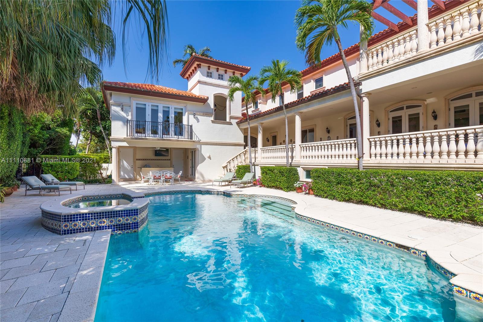 DEERING BAY ESTATES - Residential