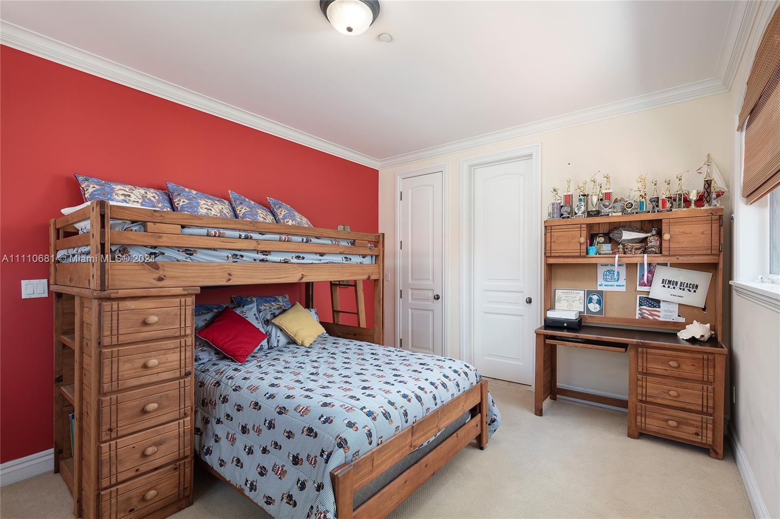 DEERING BAY ESTATES - Residential