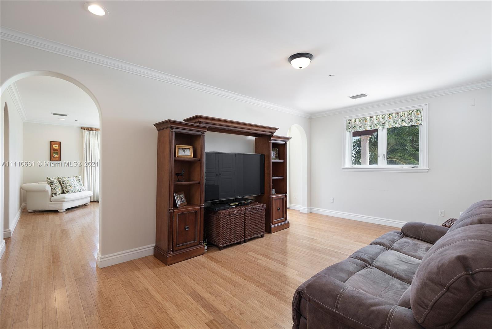 DEERING BAY ESTATES - Residential