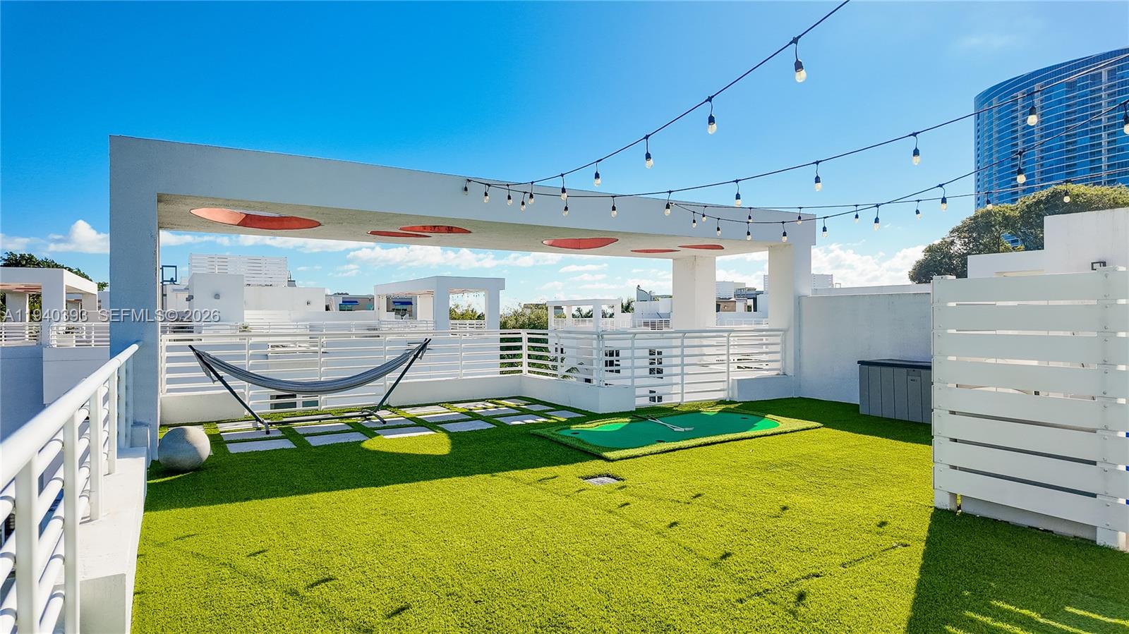 ONE BAY CONDO - Residential Lease