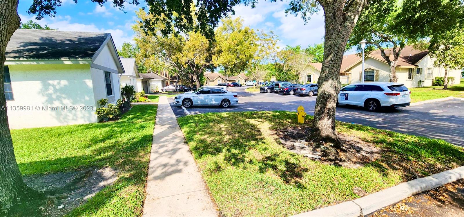 SUNRISE MANOR WEST - Residential Lease