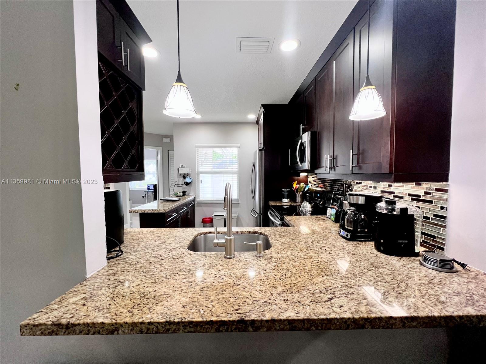 SUNRISE MANOR WEST - Residential Lease